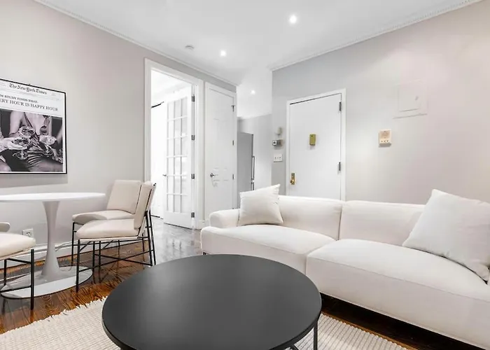Gorgeous & Bright 3Bdr & 1Bth In Midtown Manhattan