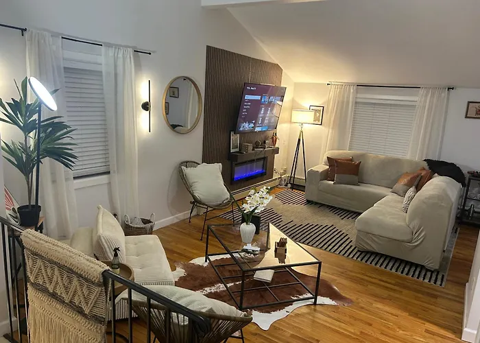 Chic Modern Bedroom 5 Mins From Jfk