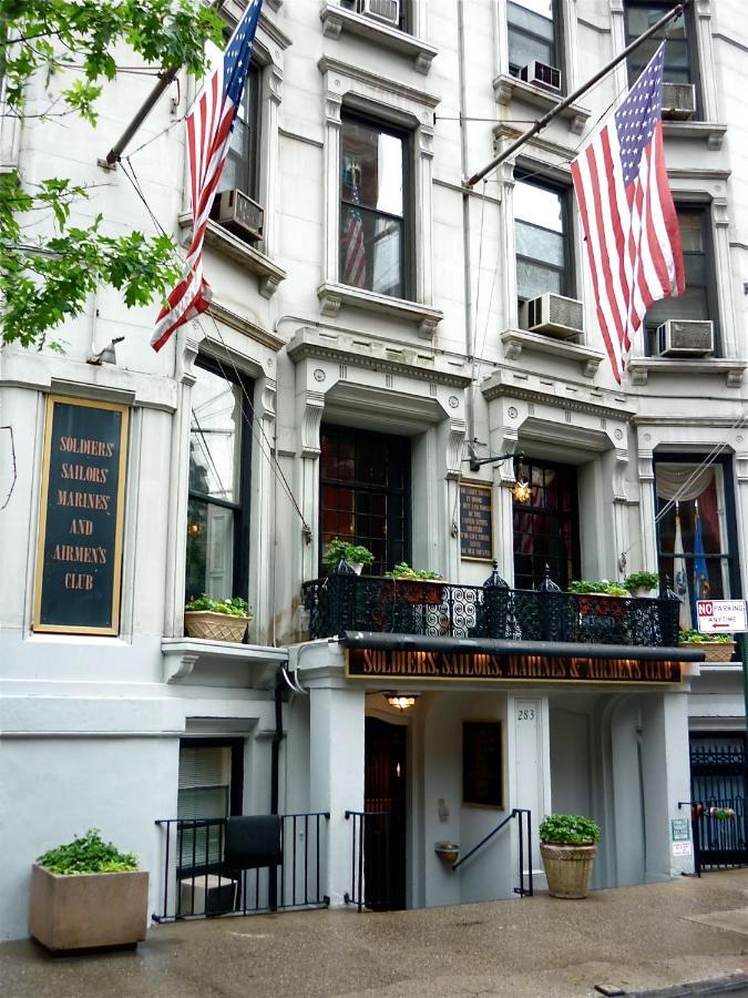 Inn Soldiers', Sailors', Marines', Coast Guard And Airmens' Club 2*