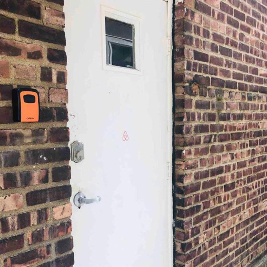 67-26 Austin Cove Near Subway, All Shops, Restaurants! Separate Entrance Apartment New York