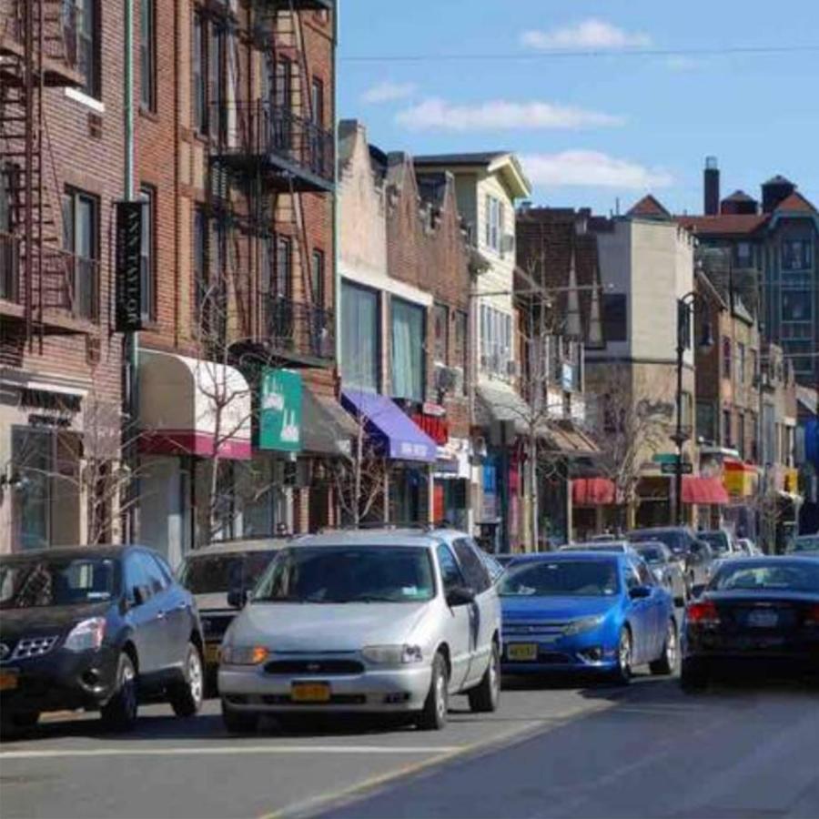 Apartment 67-26 Austin Cove Near Subway, All Shops, Restaurants! Separate Entrance