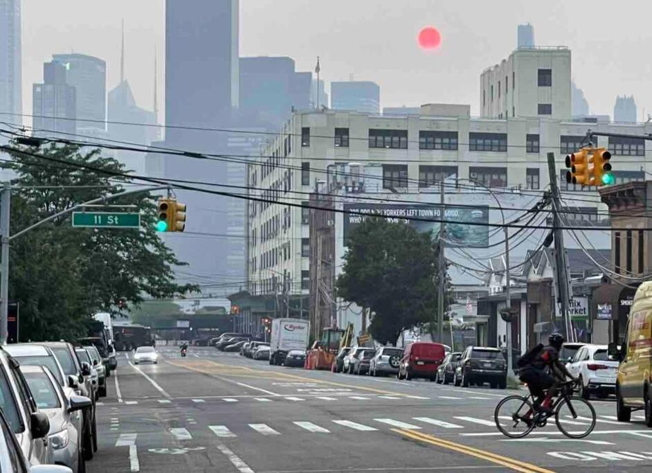 Apartment 2 Bedrooms 1 Stop From Manhattan - Free Parking And First Floor ! *