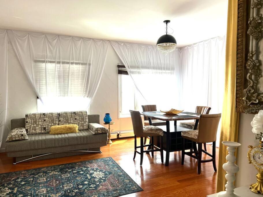 At The Oasis Apartment New York