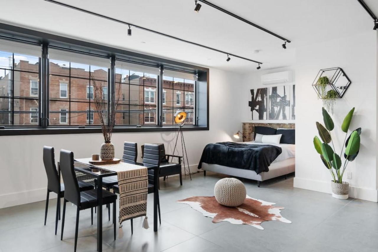 Apartment Deluxe Open Concept Loft With Rooftop & Shore Nearby At 