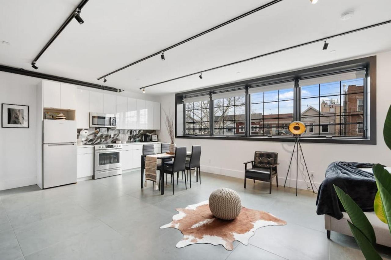 Deluxe Open Concept Loft With Rooftop & Shore Nearby At 