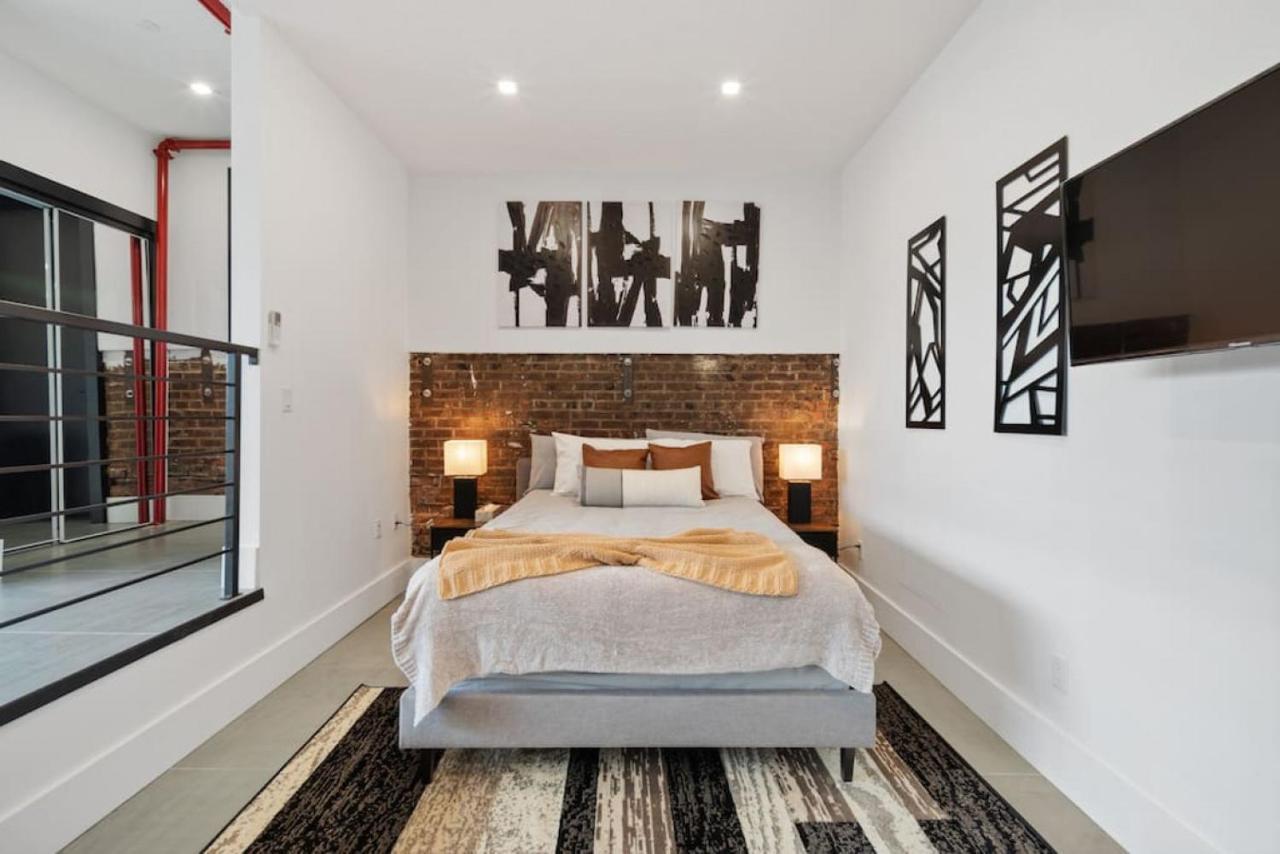 Apartment Deluxe Open Concept Loft With Rooftop & Shore Nearby At 
