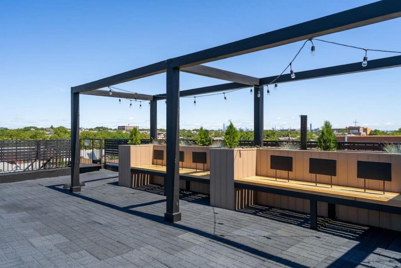 Deluxe Open Concept Loft With Rooftop & Shore Nearby At 