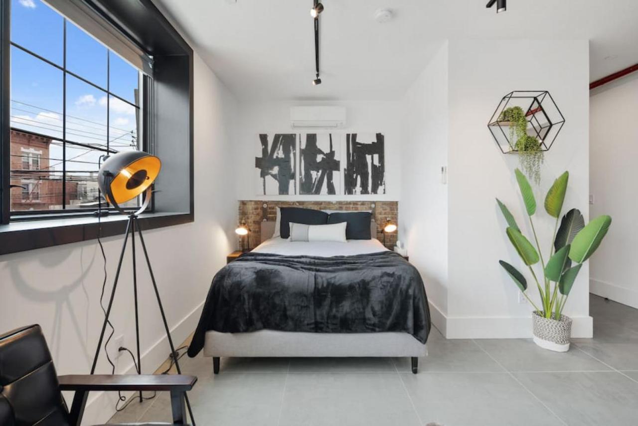 Apartment Deluxe Open Concept Loft With Rooftop & Shore Nearby At 