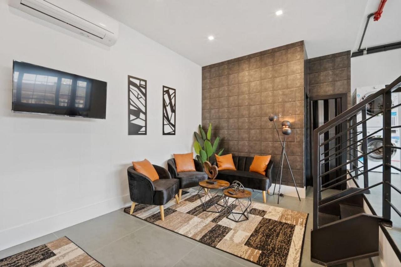 Deluxe Open Concept Loft With Rooftop & Shore Nearby At 