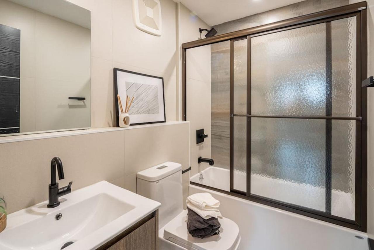 Deluxe Open Concept Loft With Rooftop & Shore Nearby At 