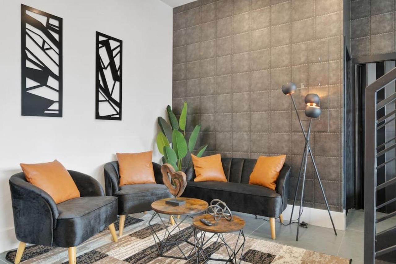 Apartment Deluxe Open Concept Loft With Rooftop & Shore Nearby At 