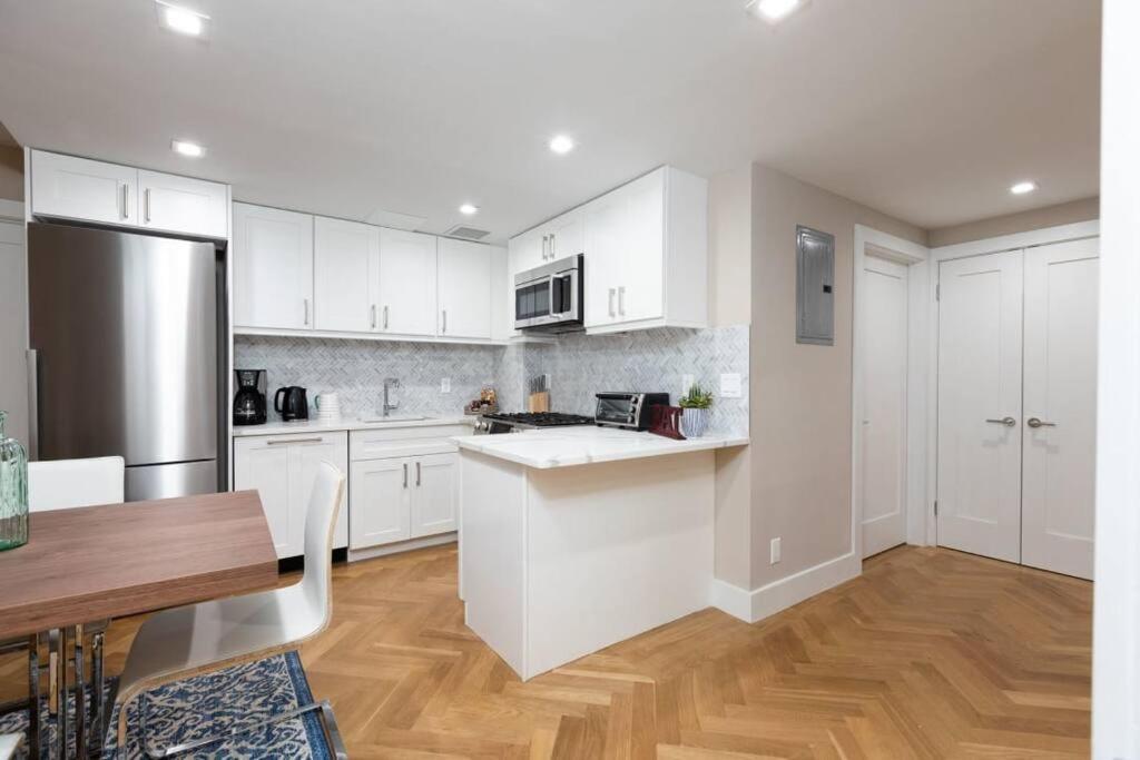 Elegant East Side Apartment New York
