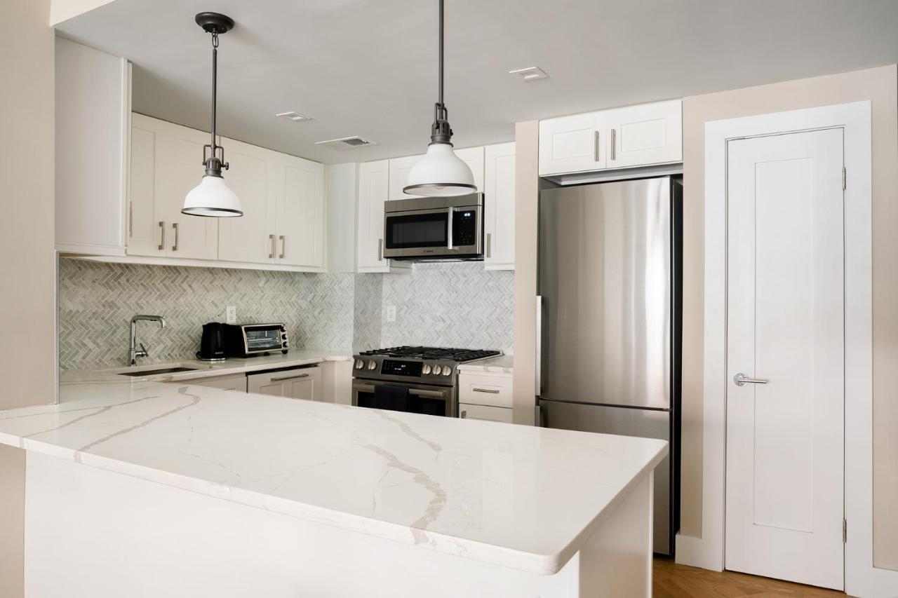 Elegant East Side Apartment *