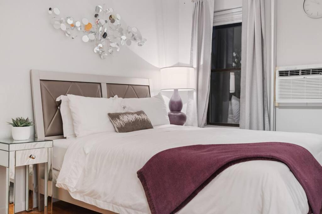 Haven In Times Square & Nearby Restaurants New York