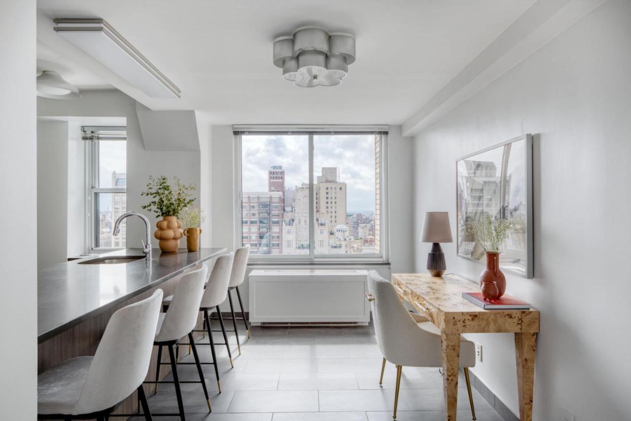 Apartment Ues 3br W Balcony Doorman Nr Park Nyc-1192