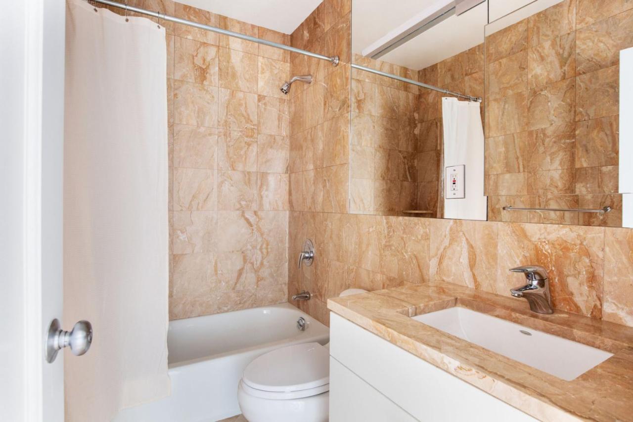 Ues 3br W Balcony Doorman Nr Park Nyc-1192