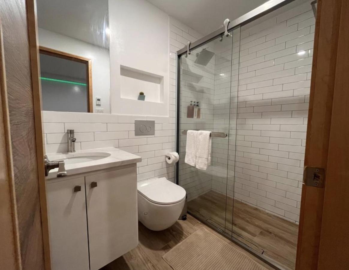 Guest house Modern - Relocation & Business
