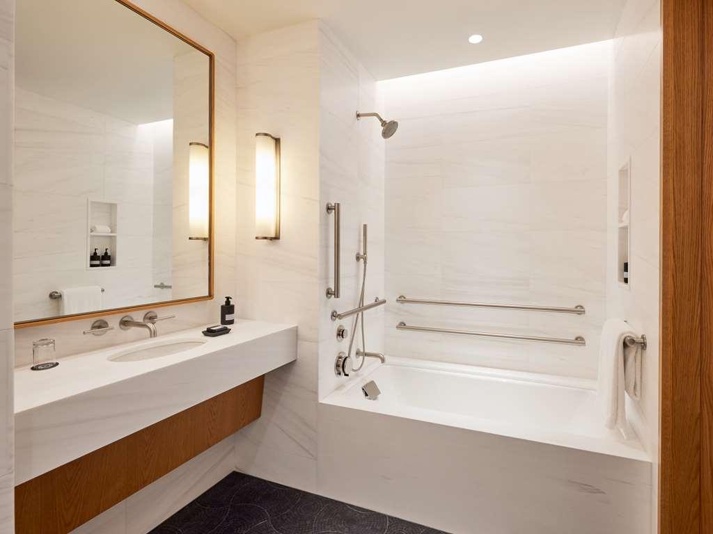 Pendry Manhattan West Hotel *