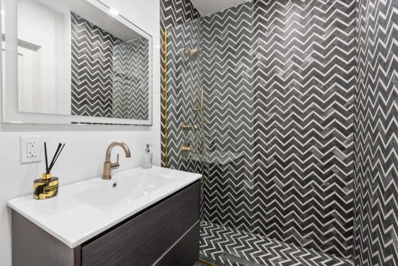 Top Notch 2br Minutes To Central Park Hotel New York