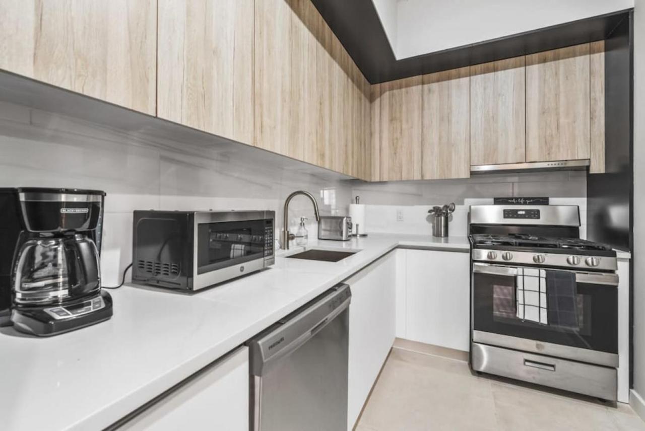 Top Notch 2br Minutes To Central Park New York