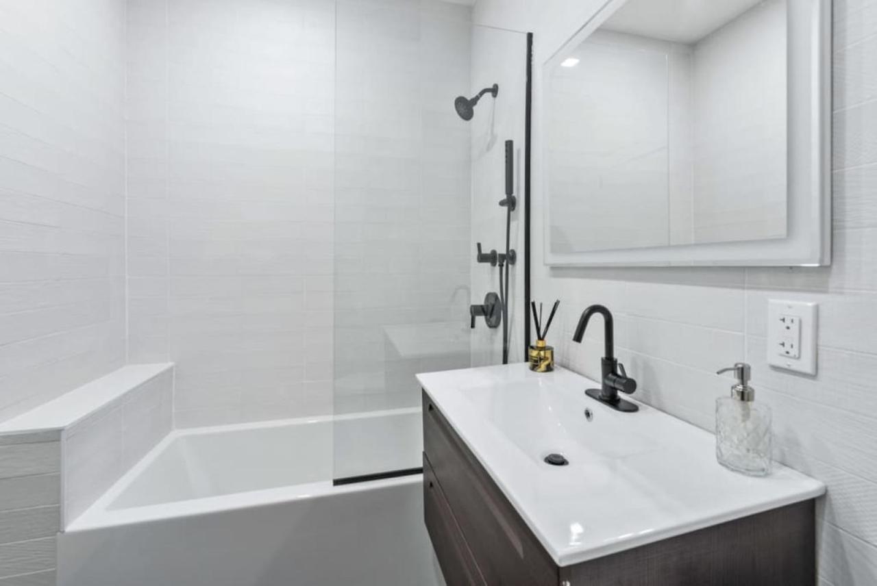 Top Notch 2br Minutes To Central Park Hotel *