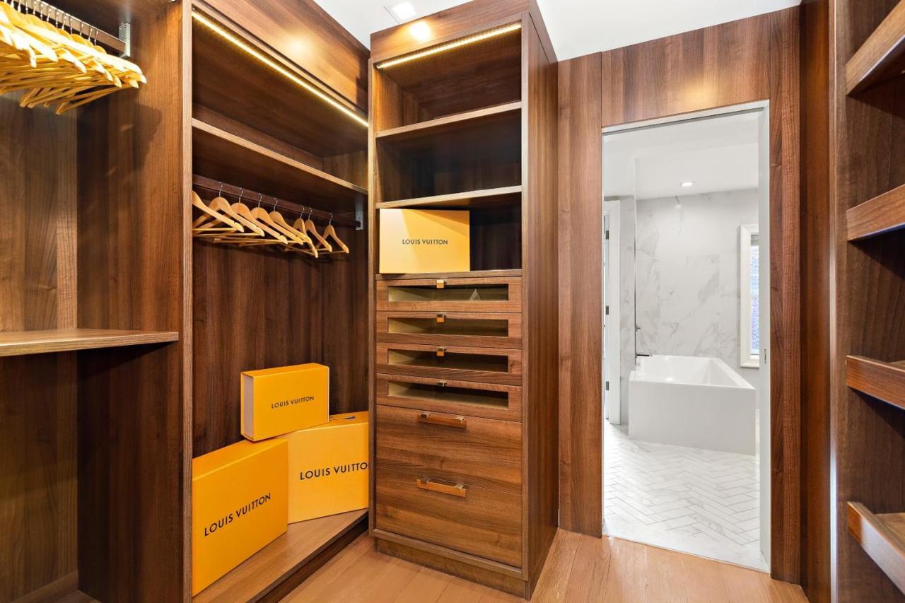 Luxurious 5 Bedroom Townhouse New York