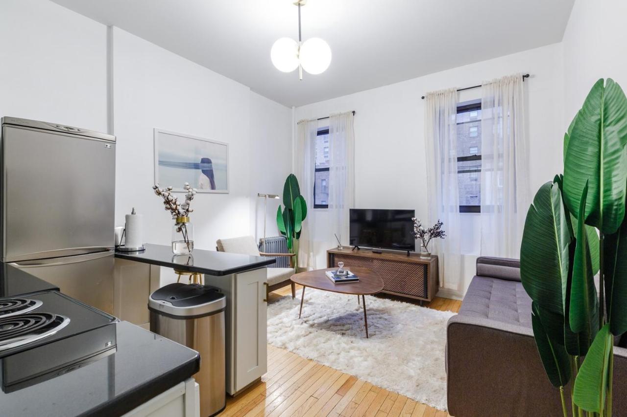 283: Columbus Circle Apartment