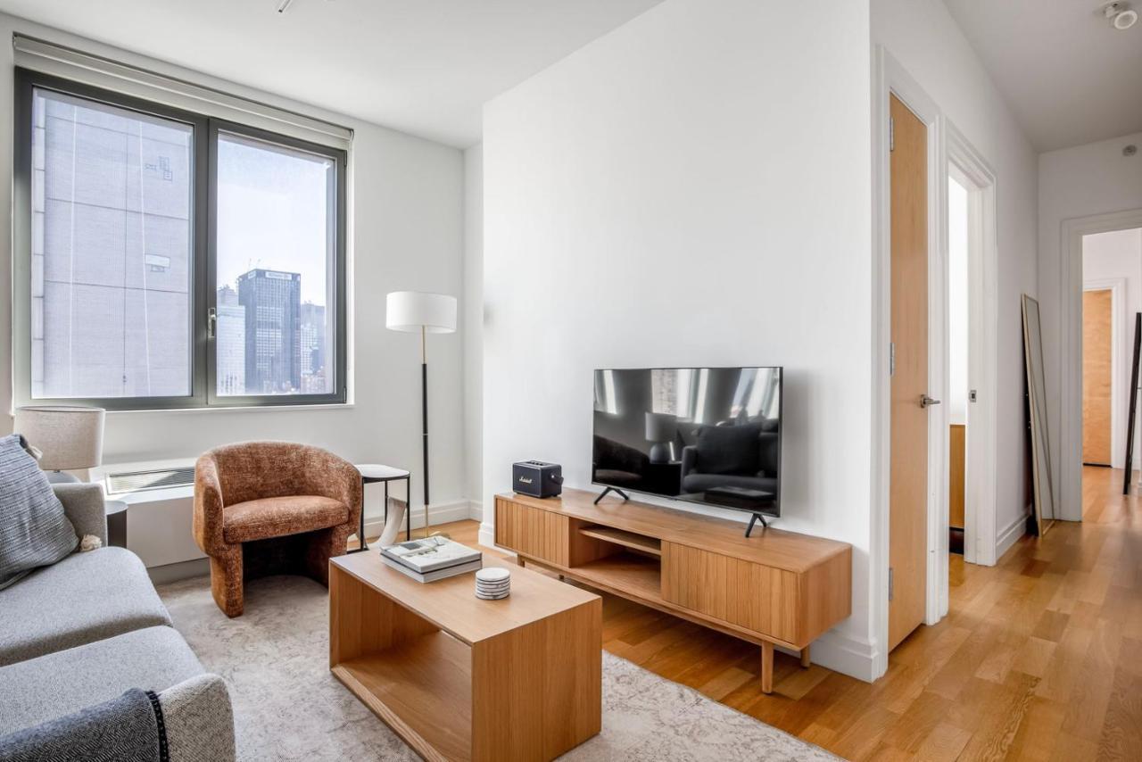Apartment Midtown West 2br W Elevator Wd Nr Park Nyc-1244 *