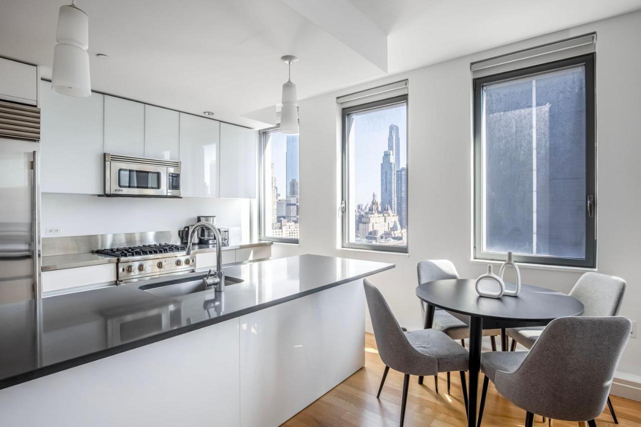 Midtown West 2br W Elevator Wd Nr Park Nyc-1244 *