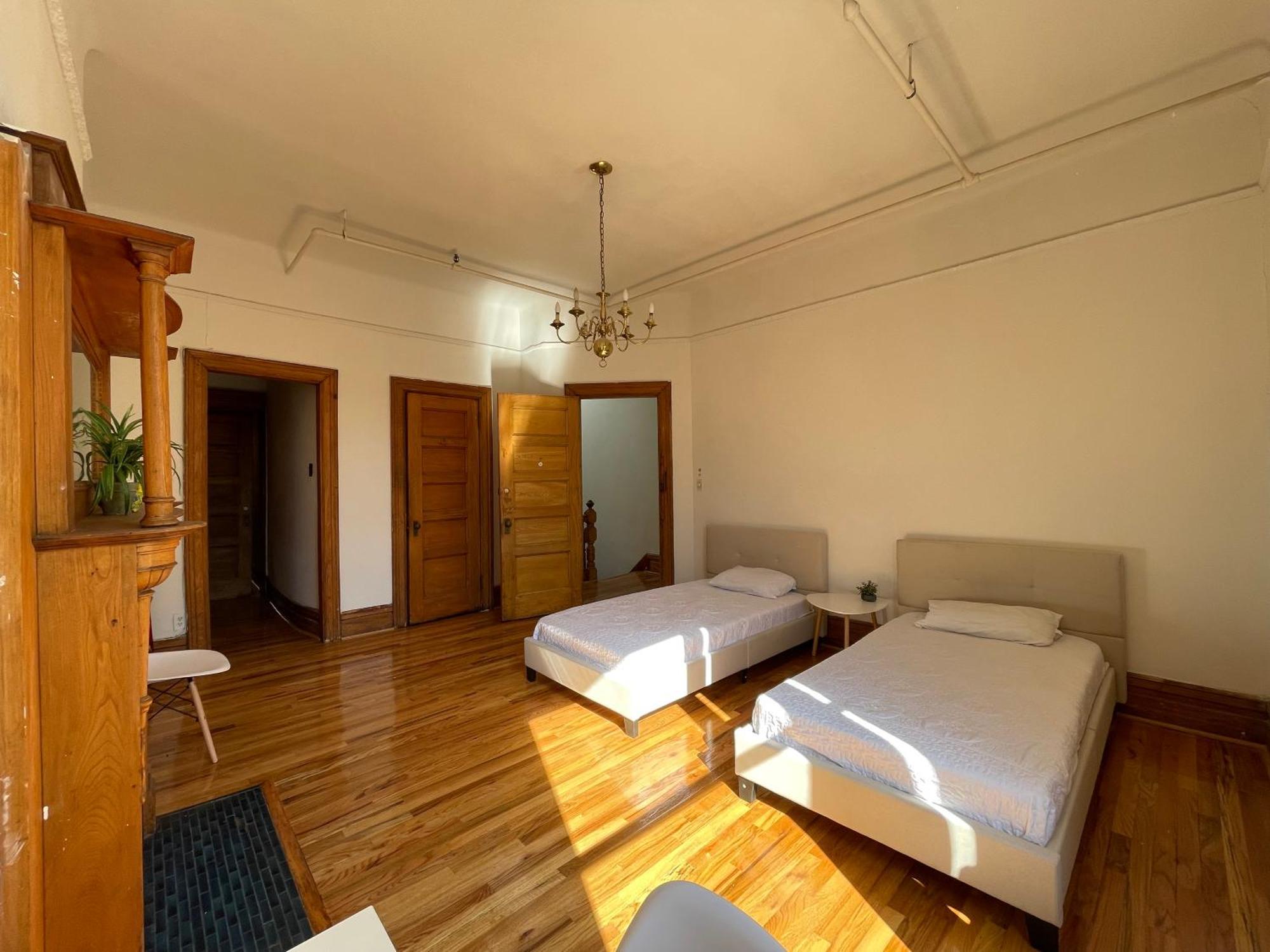 Large In Charming Townhouse New York