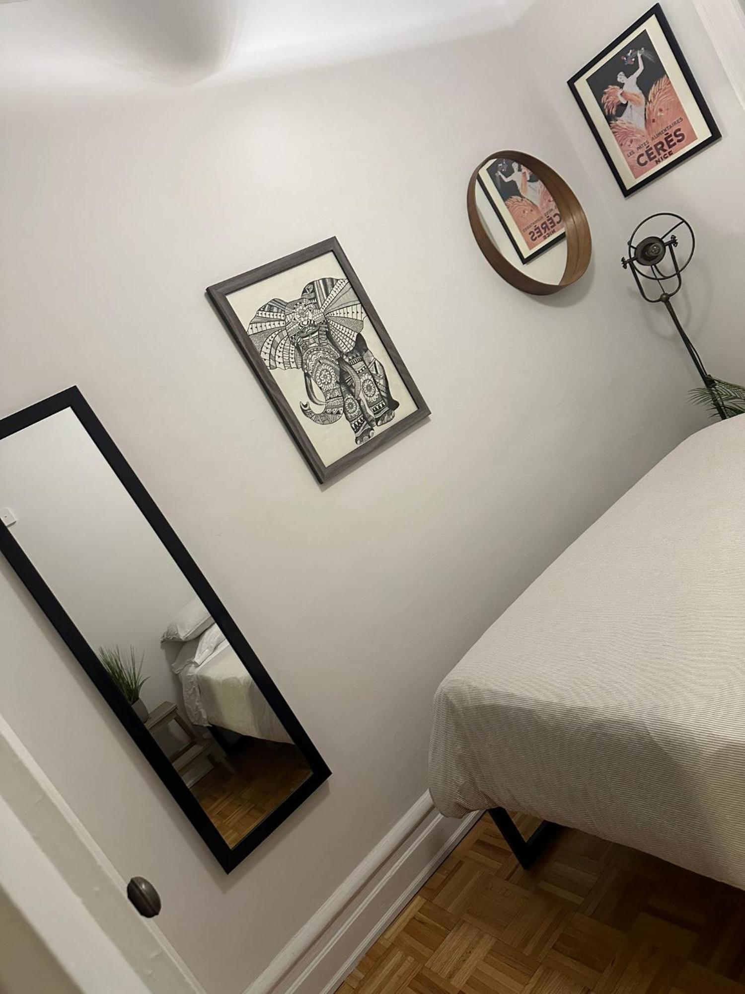 Apartment Two Bedroom Excellent Location *