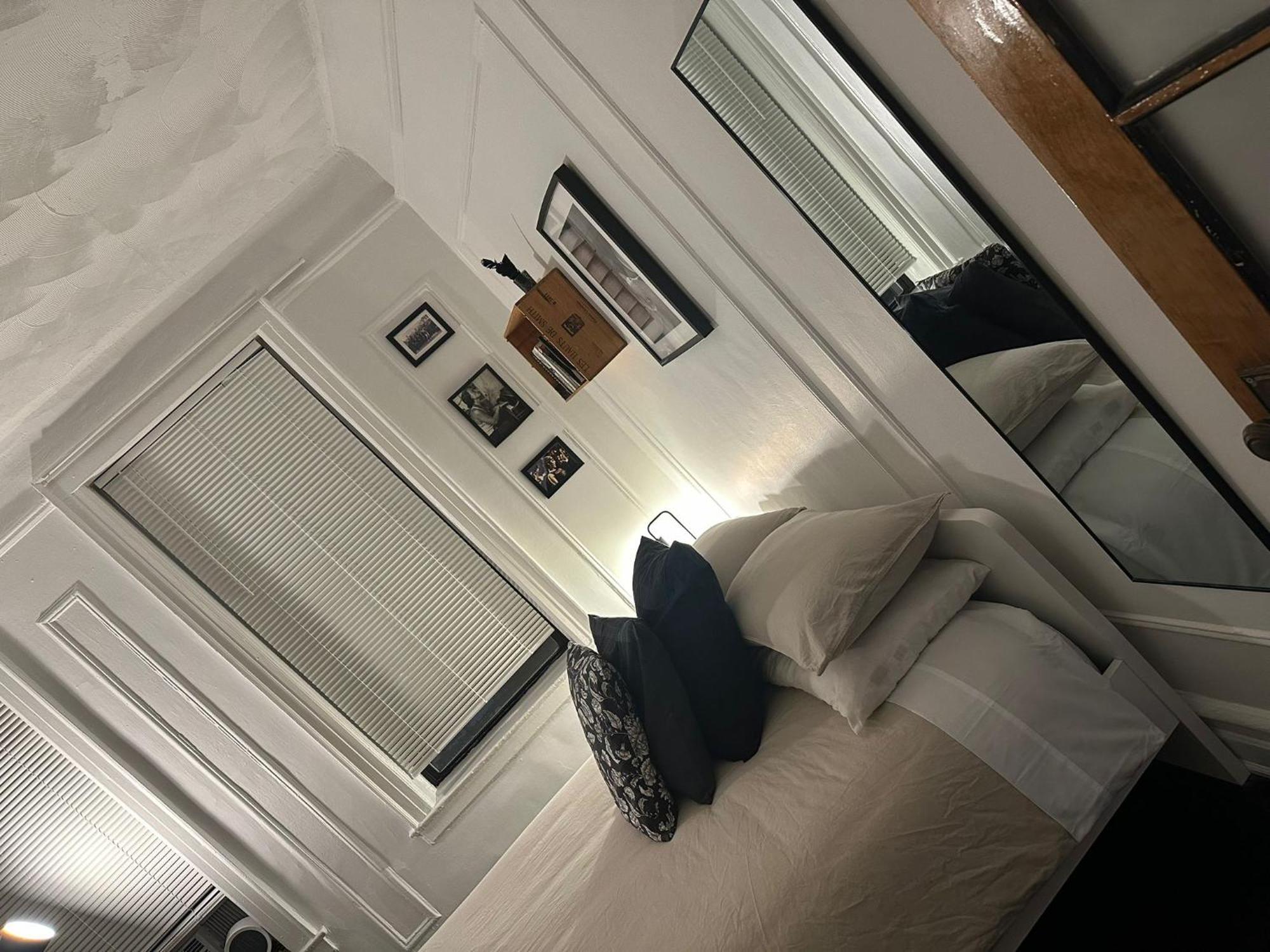 Two Bedroom Excellent Location Apartment New York