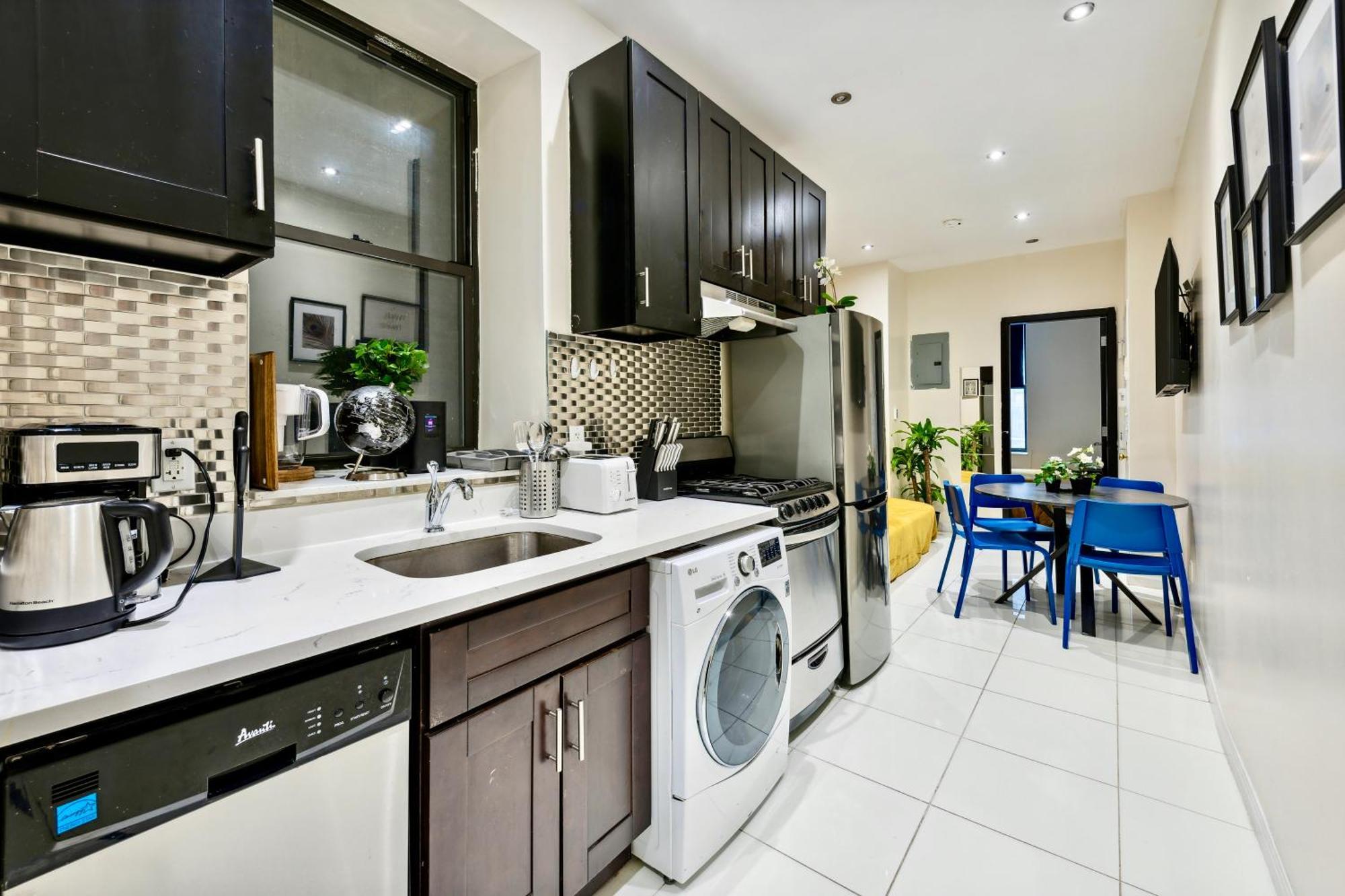 & Cozy 2 Bd In Manhattan *