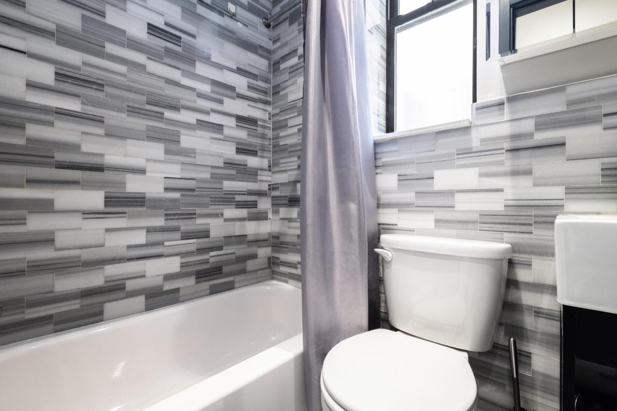 Gorgeous 4bd Apt In The Heart Of Nyc Apartment