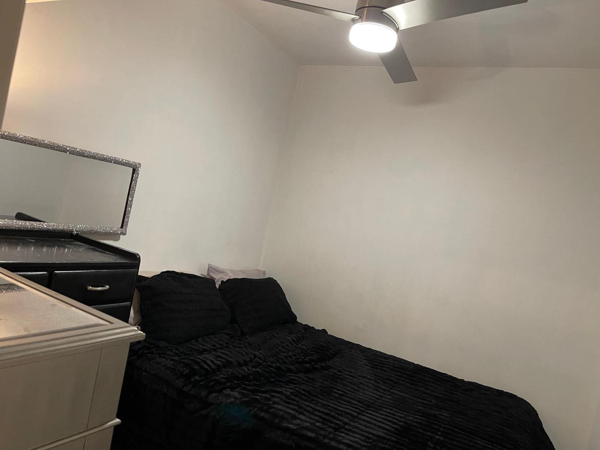 Upper East Side 1 Bedroom Apartment *