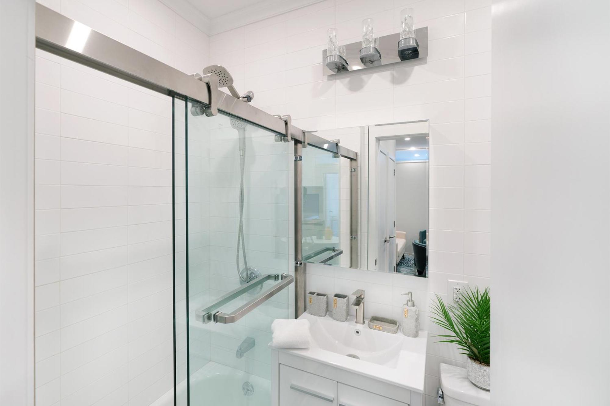 Apartment 444-2c Newly Renovated 1br In Hell's Kitchen *