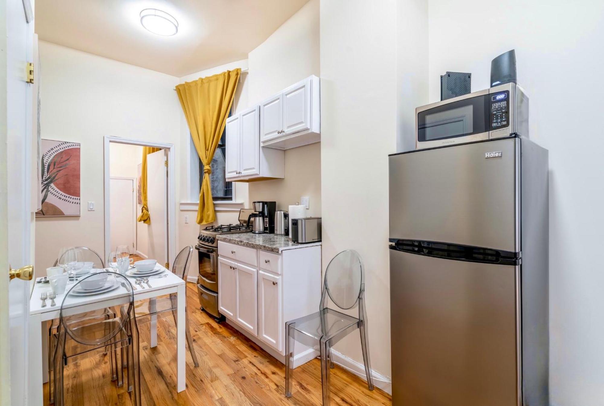 Apartment 2 Bedroom Hidden Upscale Oasis *