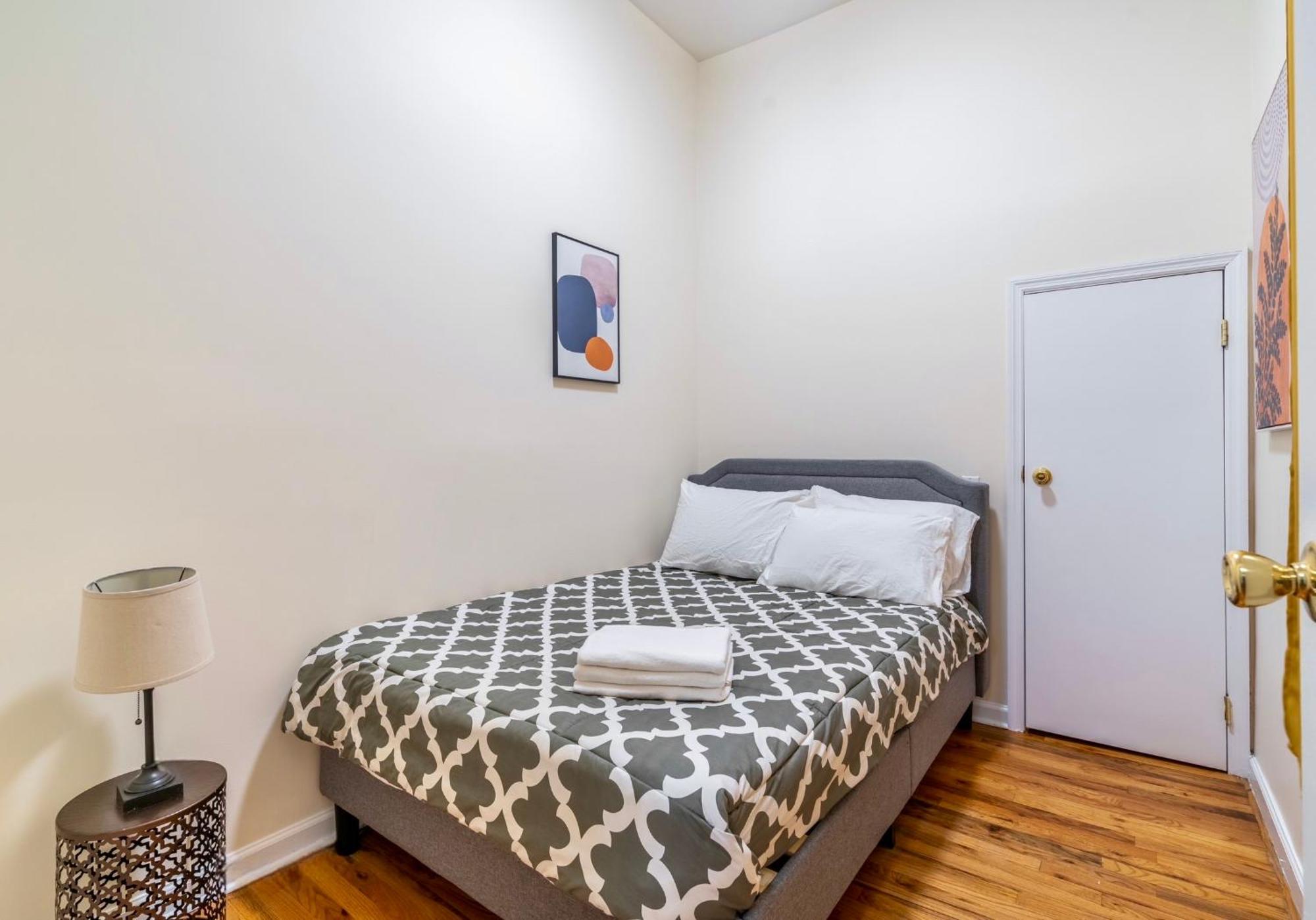 Apartment 2 Bedroom Hidden Upscale Oasis *
