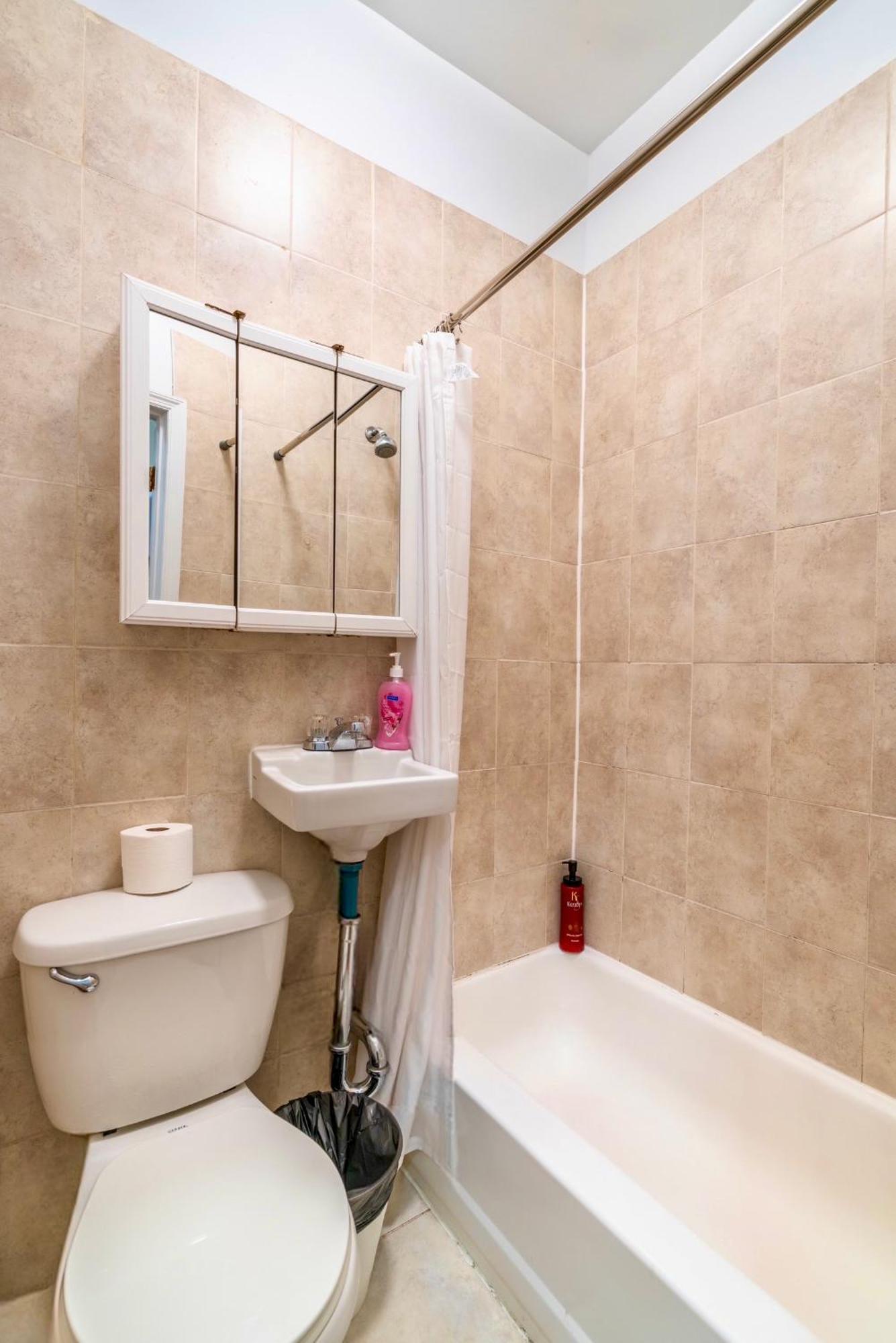 2 Bedroom Hidden Upscale Oasis Apartment