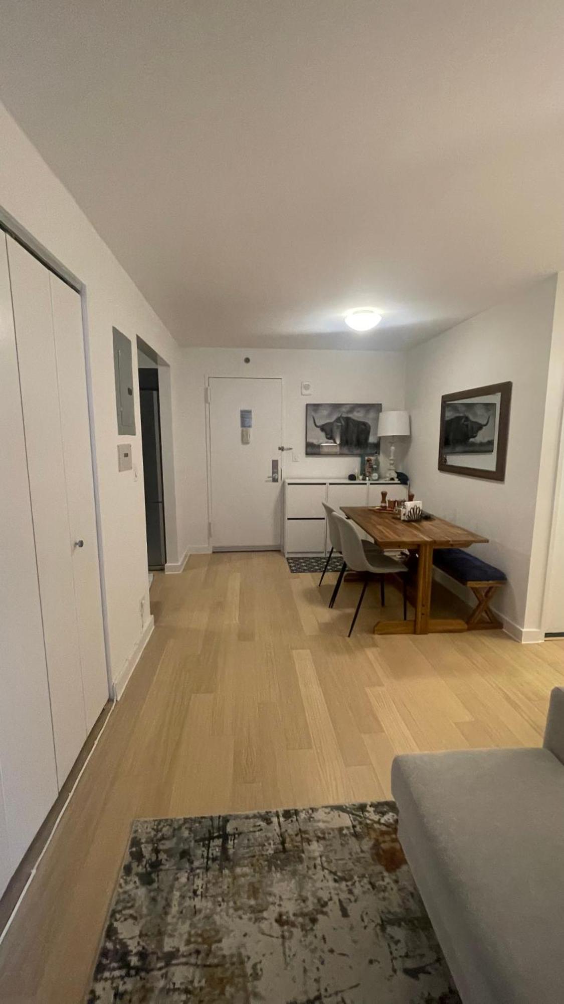 Unique Place In Midtown Nyc *