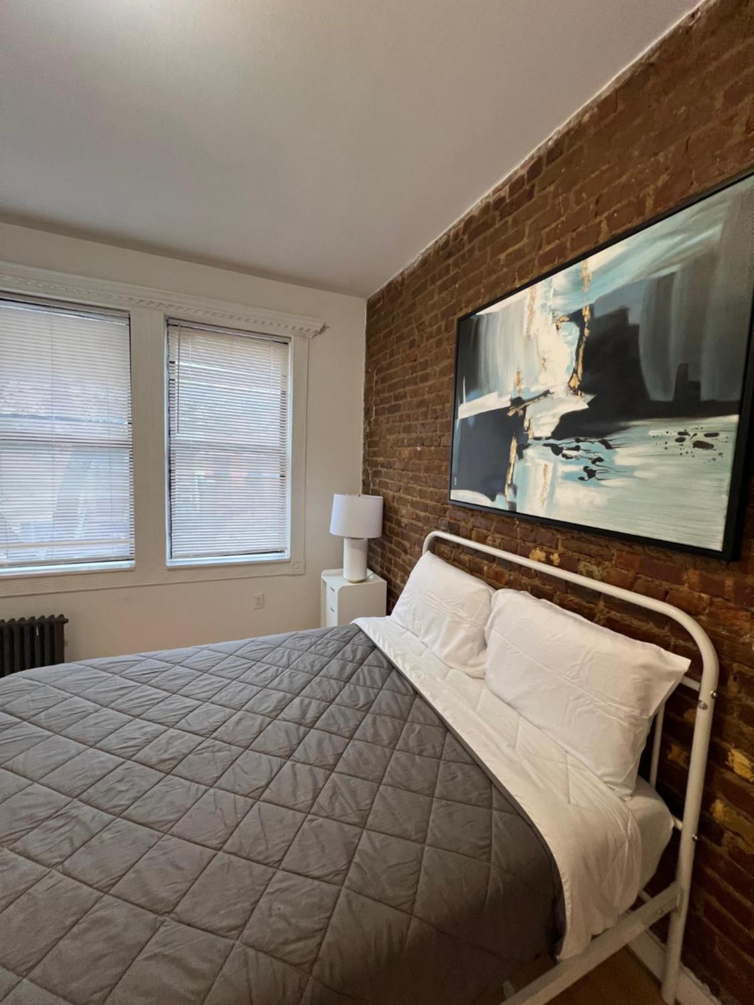 Modern In By Central Park Apartment