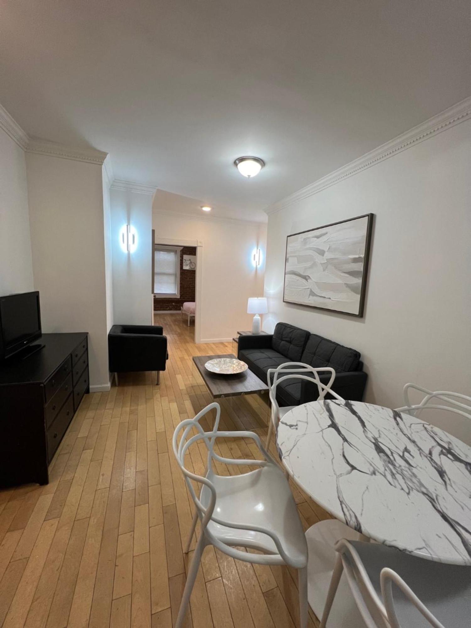 Modern By Park - 3 Br * New York
