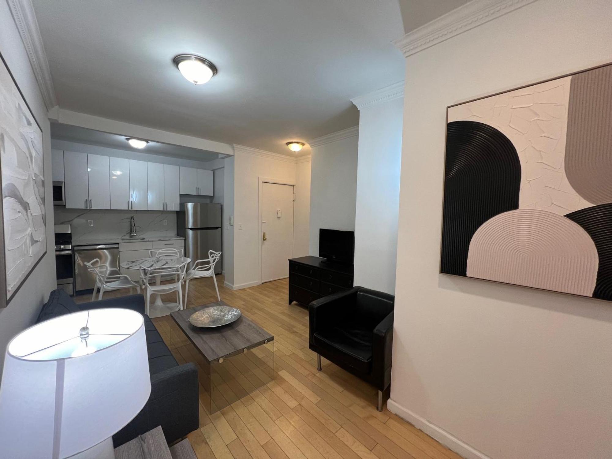 Modern By Park - 3 Br Apartment