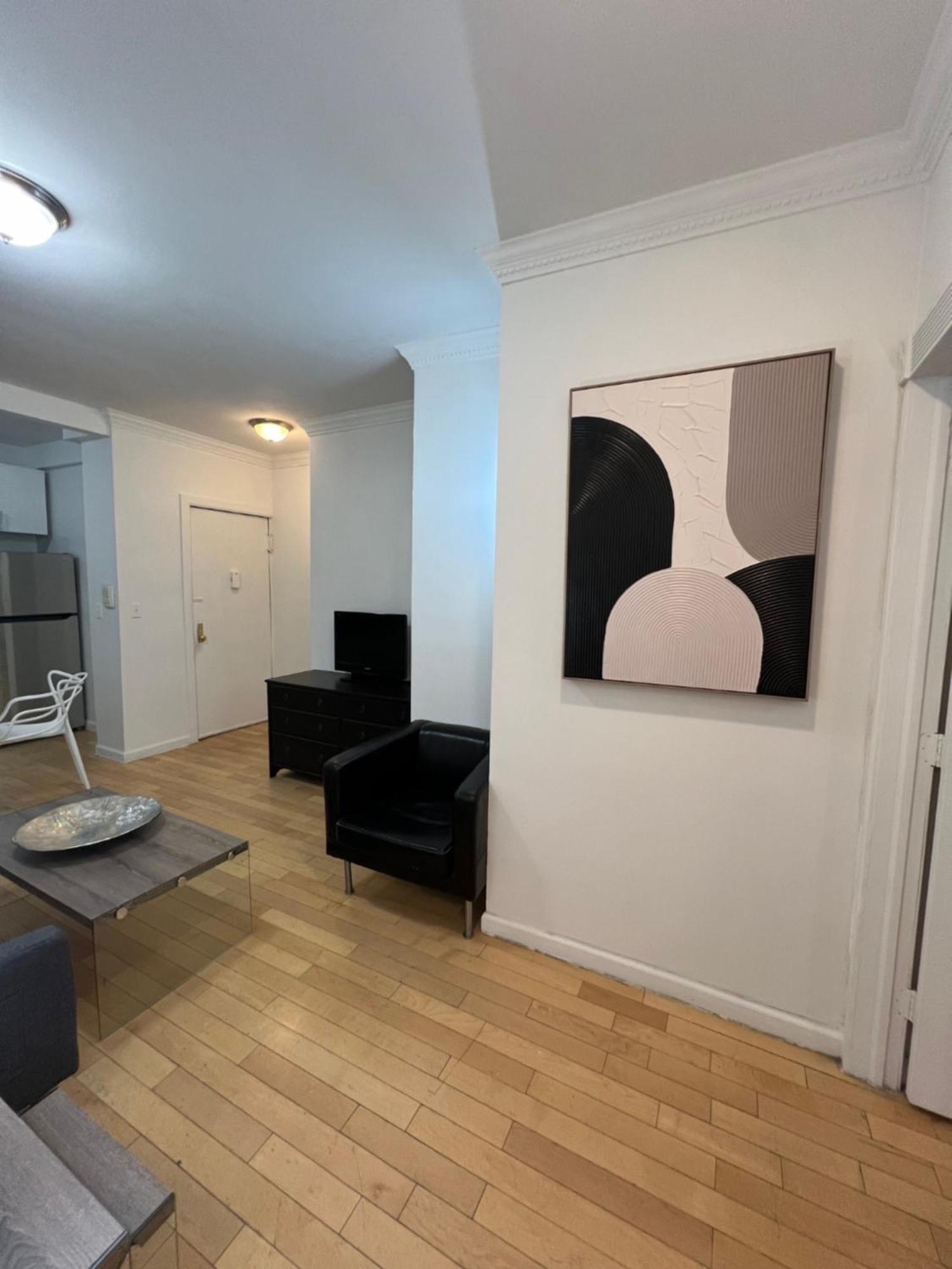 Modern By Park - 3 Br *