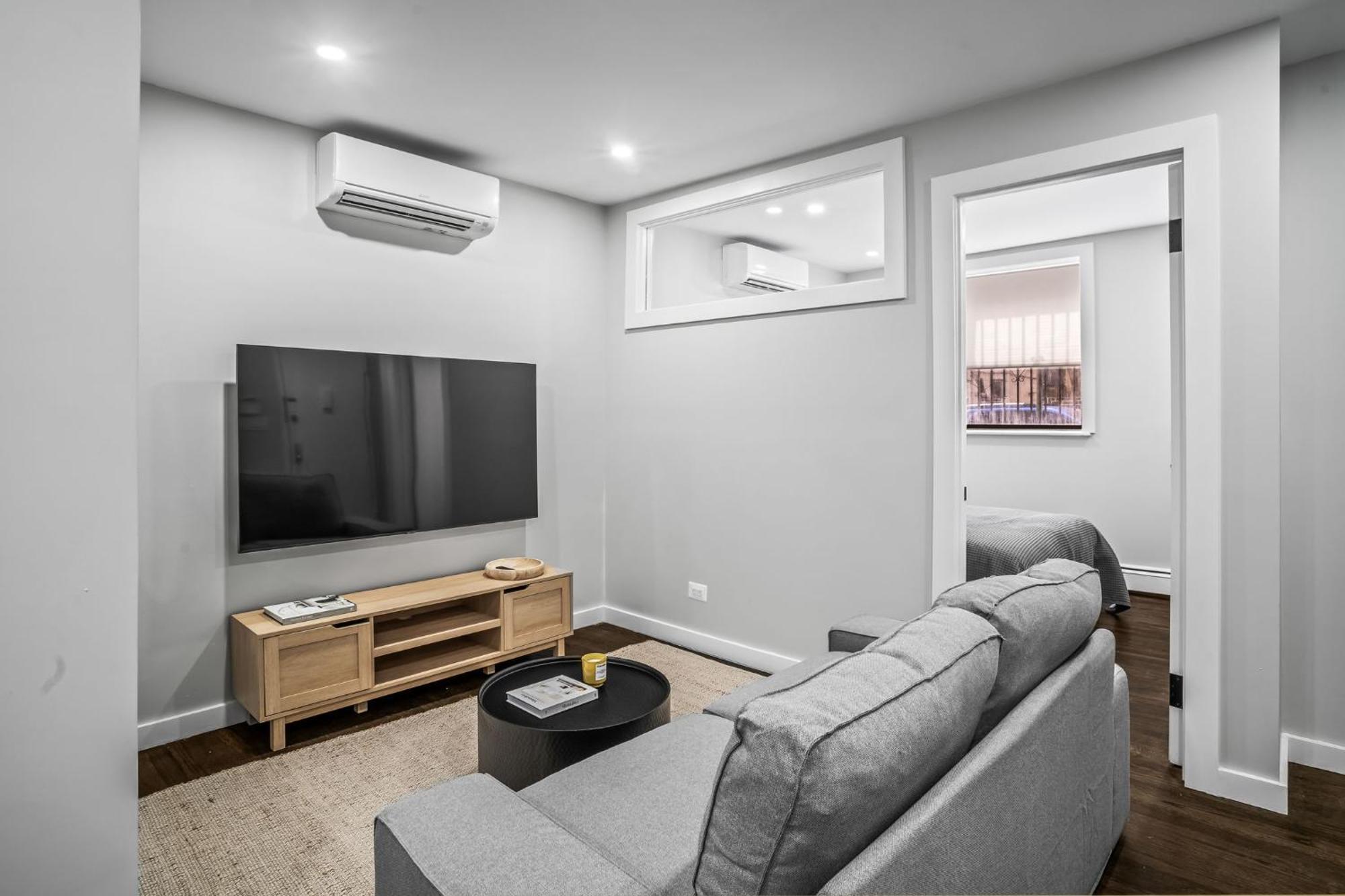 Cozy Corner 2 Bd 1 Bath Apartment
