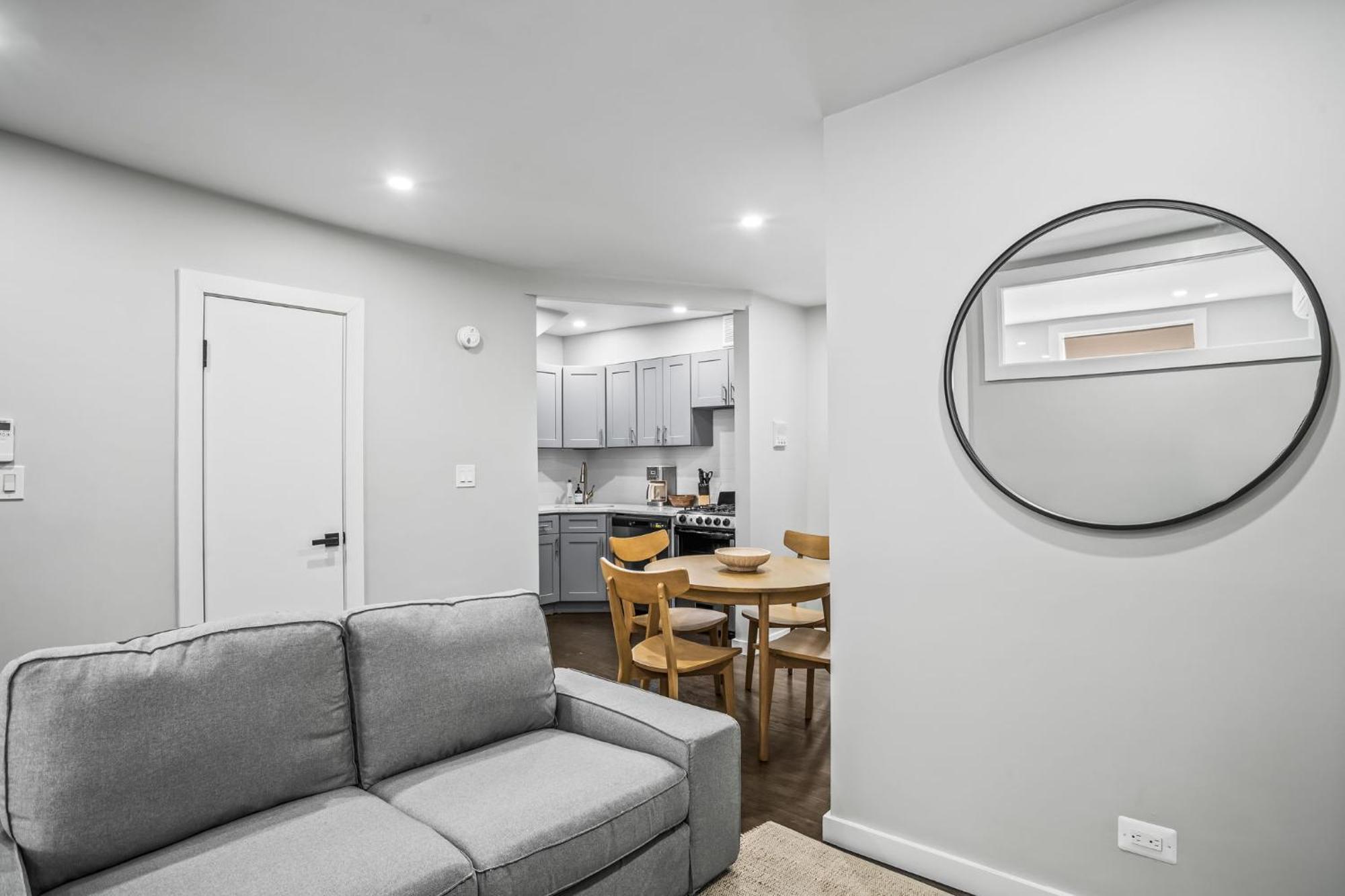 Cozy Corner 2 Bd 1 Bath New York