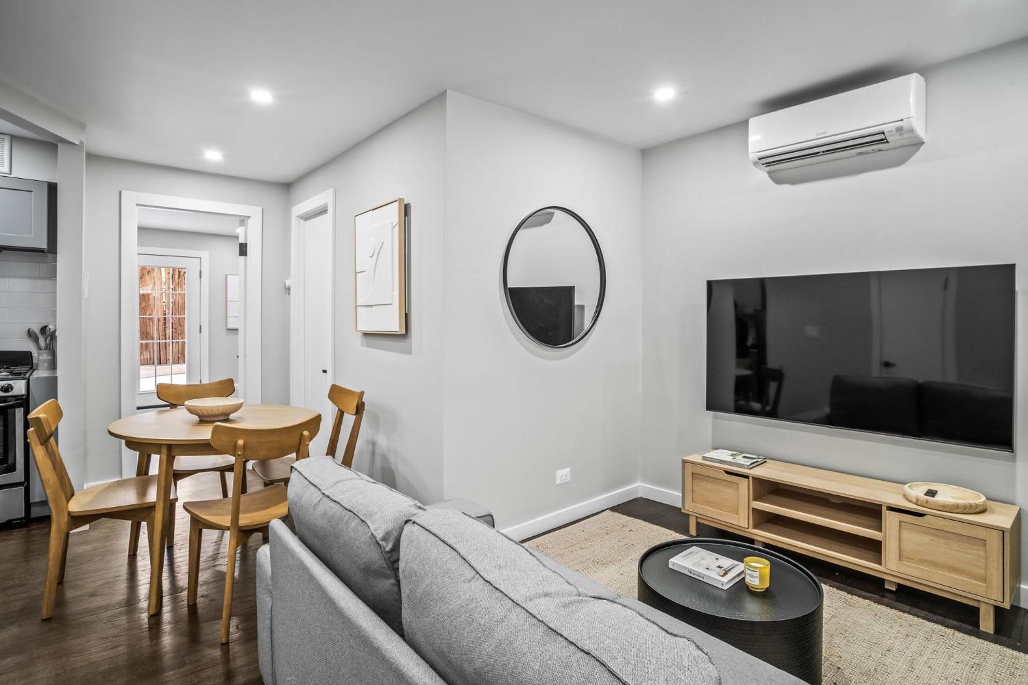 Cozy Corner 2 Bd 1 Bath *