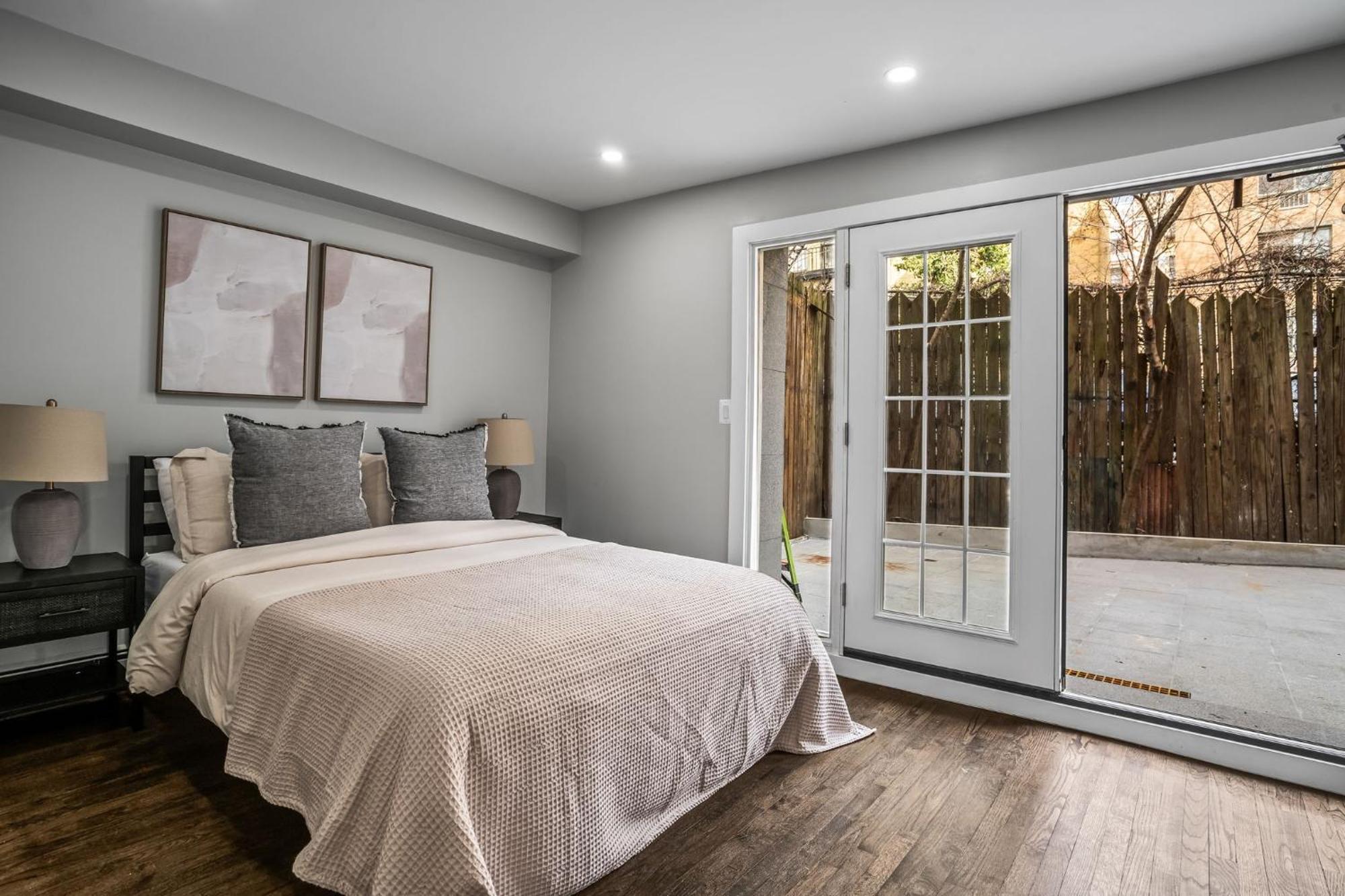 Cozy Corner 2 Bd 1 Bath Apartment *
