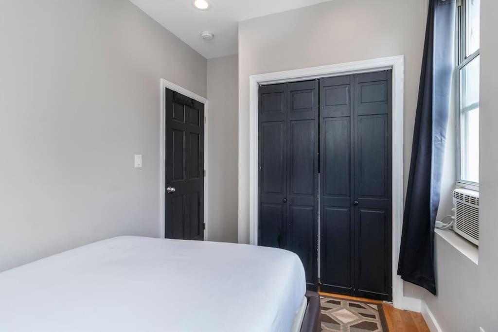 Renovated Lower Eastside 2br Washer Dryer Apartment