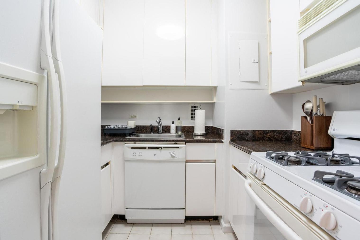 Midtown East 2br W Doorman Gym Nr Bloomingdales Nyc-1352 Apartment New York